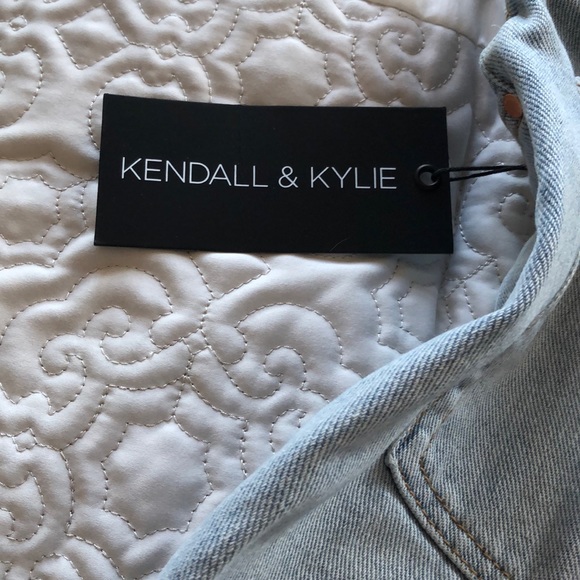 🌻Kendlall & Kylie NWT size 28 jeans, button closure - Picture 8 of 8